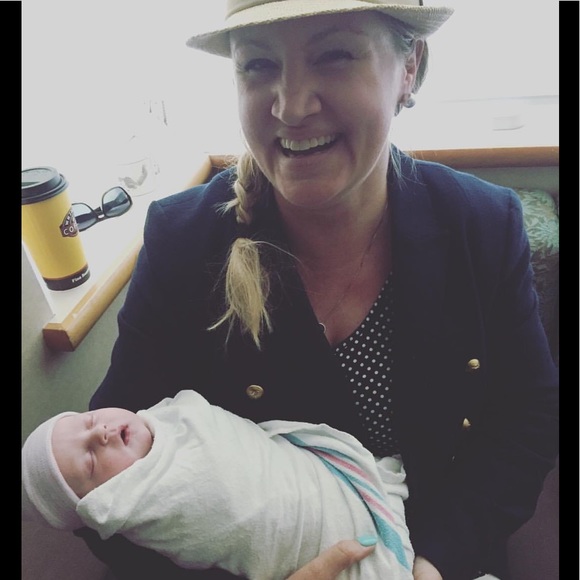 Meet your Posher, Laura - Picture 3 of 7